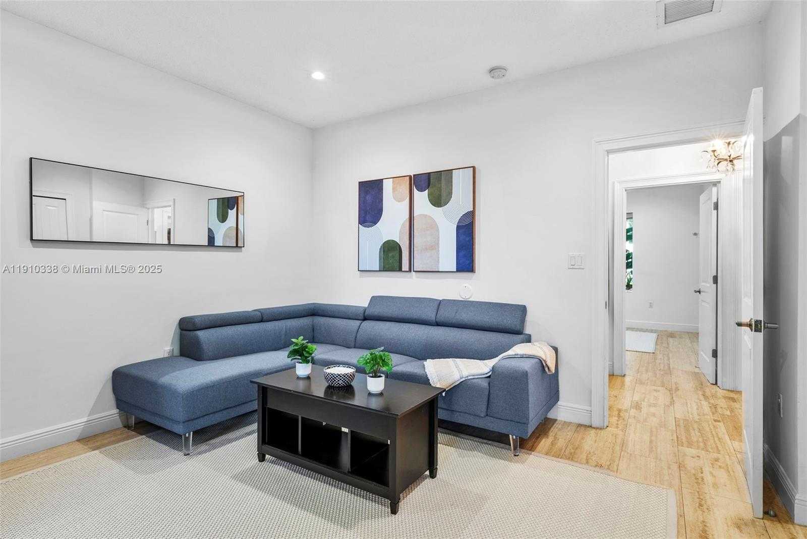 Small Image of 6300 ALLISON RD, Miami Beach Number 28