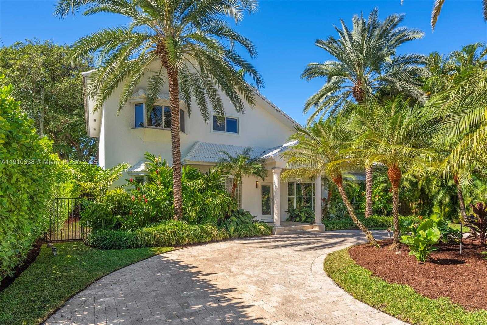 Small Image of 6300 ALLISON RD, Miami Beach Number 3