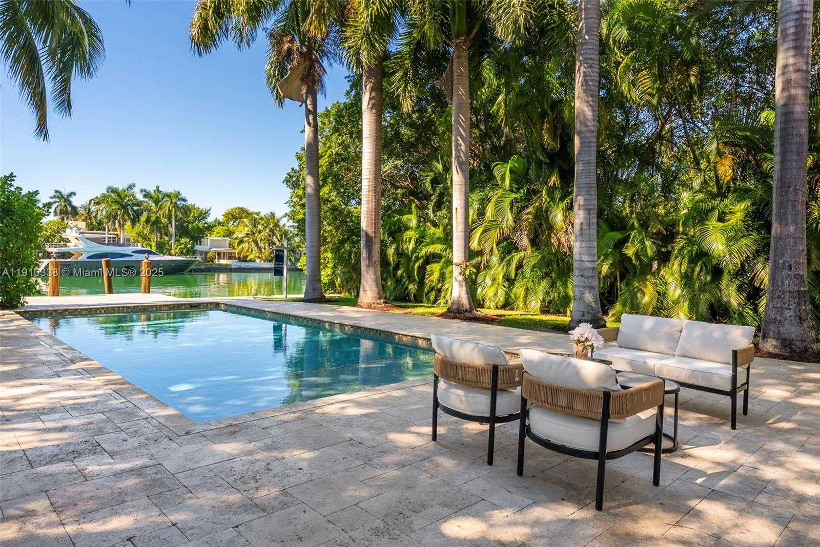 Small Image of 6300 ALLISON RD, Miami Beach Number 34