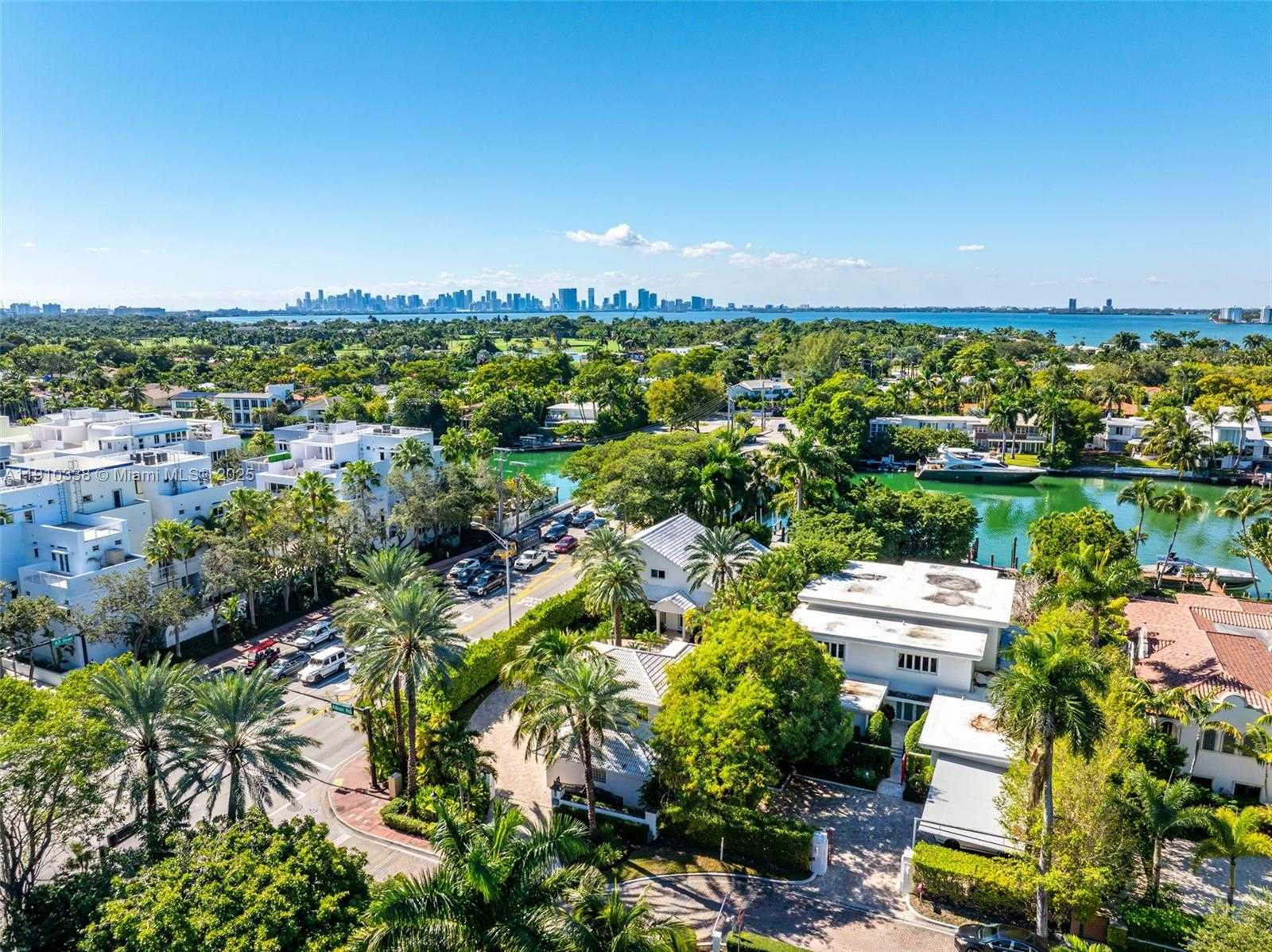 Small Image of 6300 ALLISON RD, Miami Beach Number 36