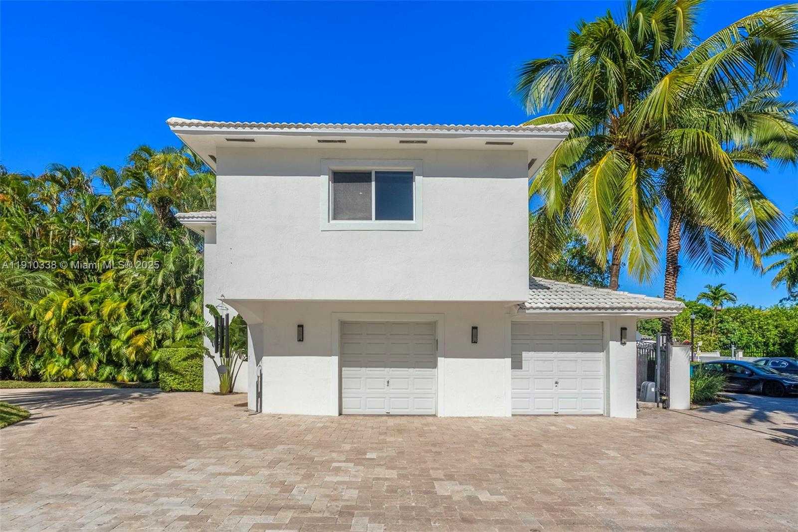 Small Image of 6300 ALLISON RD, Miami Beach Number 5