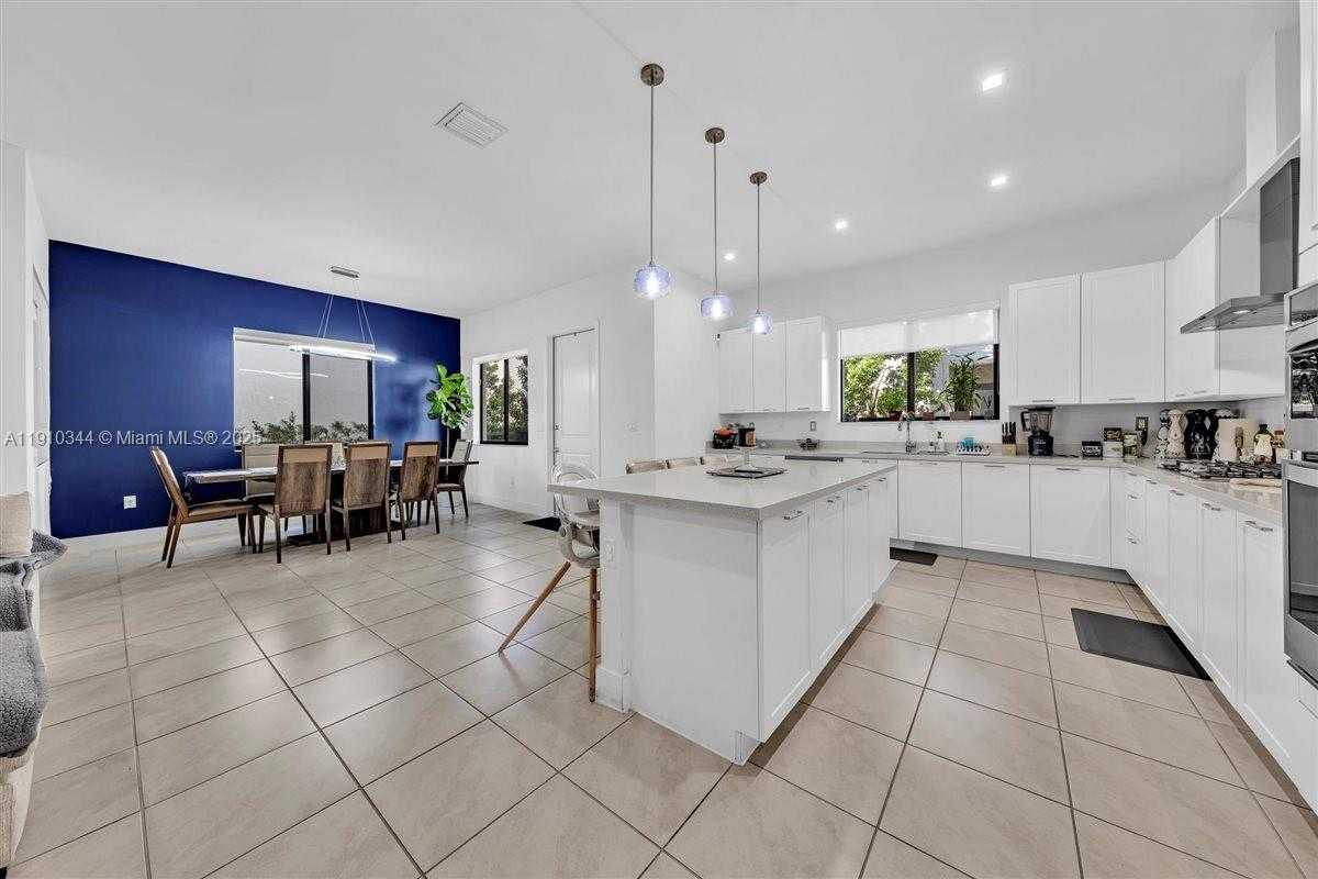 Small Image of 4346 NORTH WEST 81ST AVE, Doral Number 14