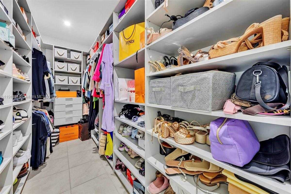 Small Image of 4346 NORTH WEST 81ST AVE, Doral Number 23