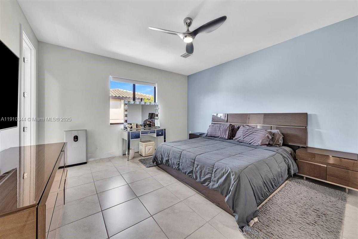 Small Image of 4346 NORTH WEST 81ST AVE, Doral Number 24