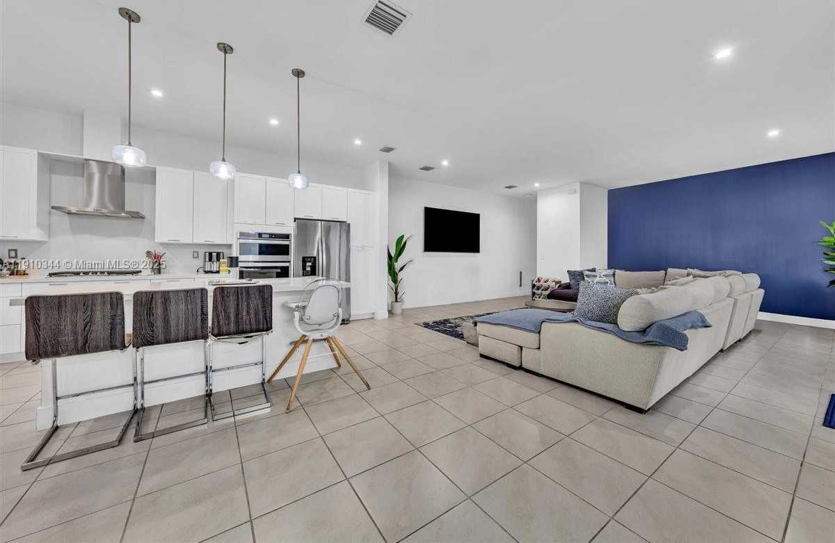 Small Image of 4346 NORTH WEST 81ST AVE, Doral Number 3