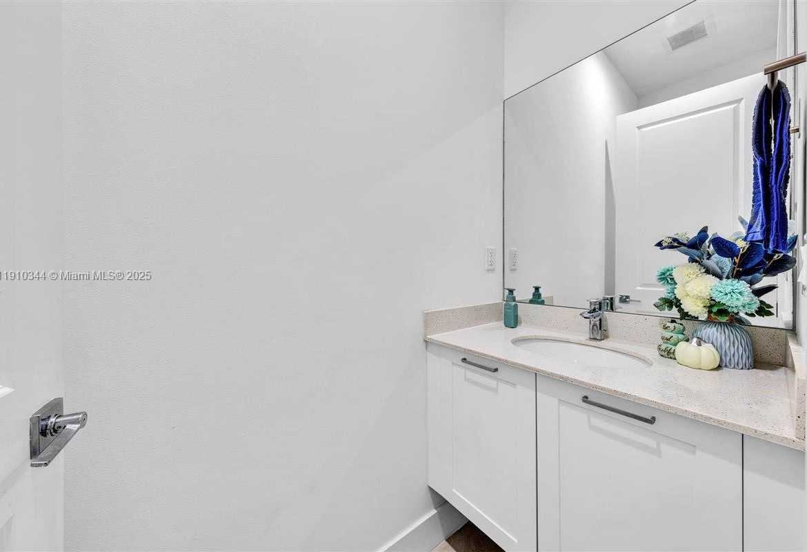 Small Image of 4346 NORTH WEST 81ST AVE, Doral Number 37