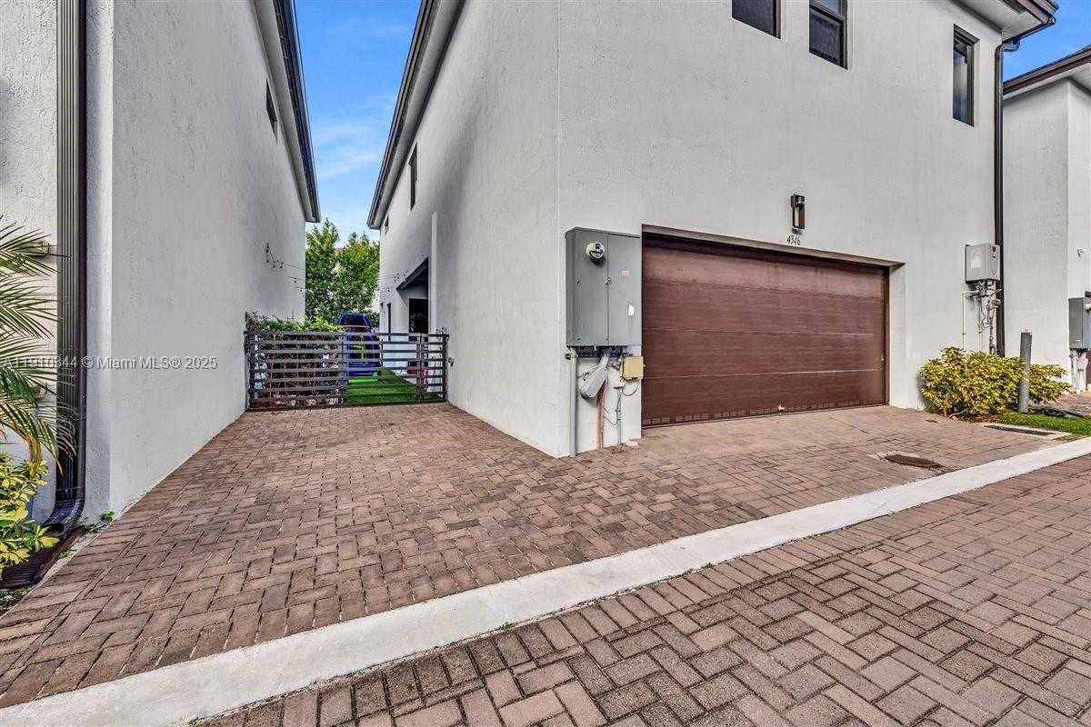 Small Image of 4346 NORTH WEST 81ST AVE, Doral Number 43