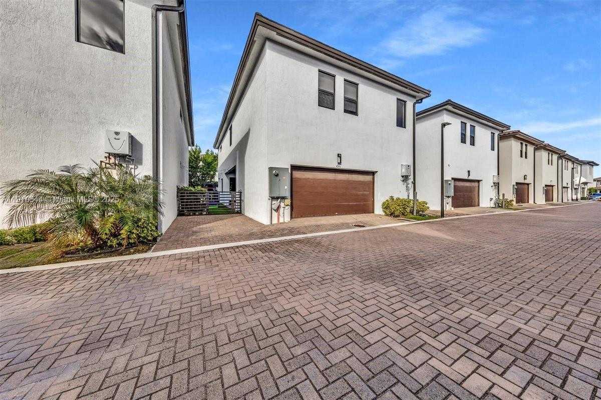 Small Image of 4346 NORTH WEST 81ST AVE, Doral Number 47