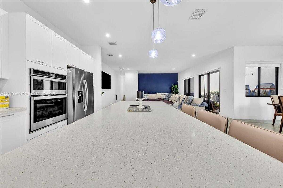 Small Image of 4346 NORTH WEST 81ST AVE, Doral Number 7