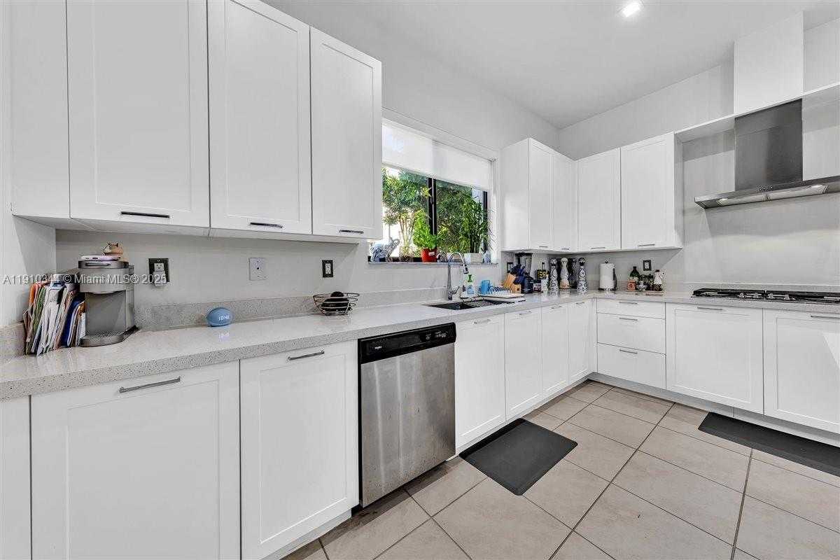 Small Image of 4346 NORTH WEST 81ST AVE, Doral Number 8