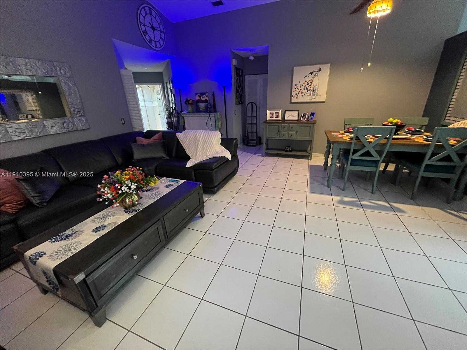 Small Image of 1327 SEAGRAPE CIR, Weston Number 19