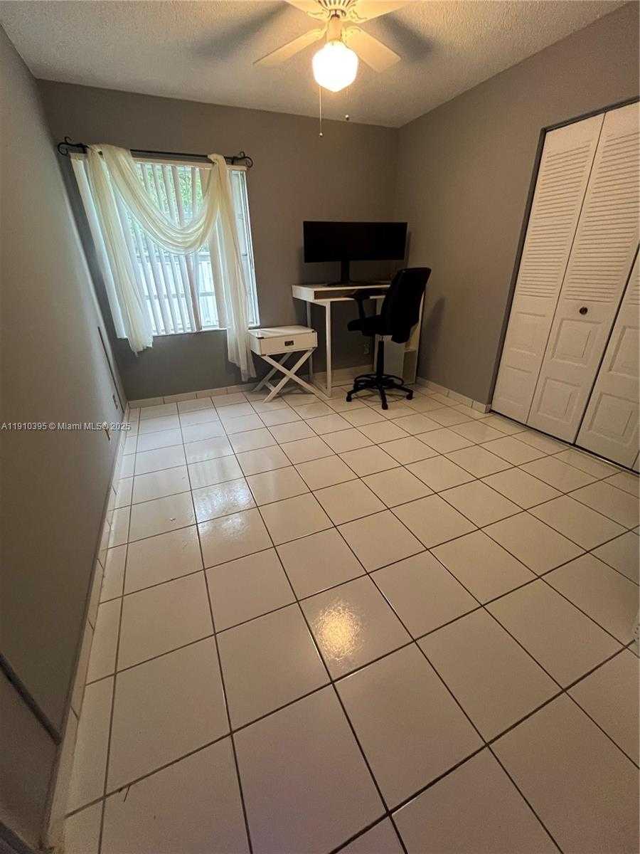 Small Image of 1327 SEAGRAPE CIR, Weston Number 20