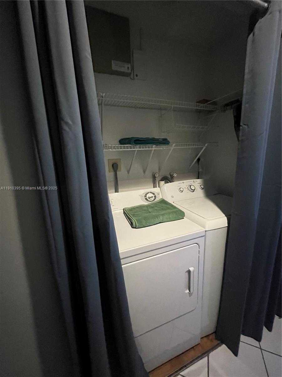 Small Image of 1327 SEAGRAPE CIR, Weston Number 21