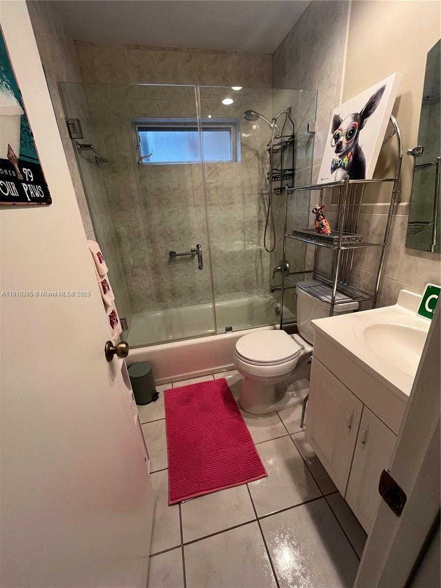 Small Image of 1327 SEAGRAPE CIR, Weston Number 24