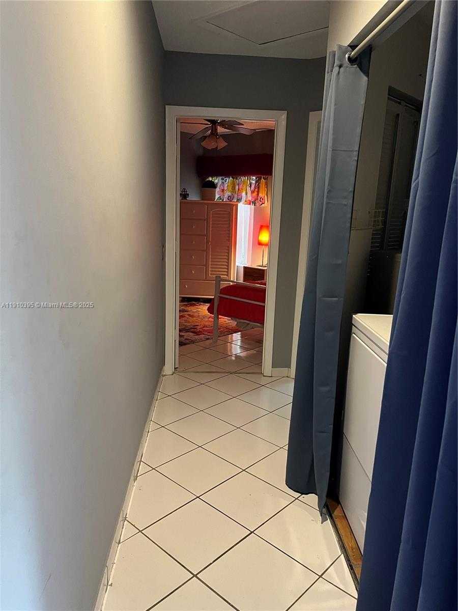 Small Image of 1327 SEAGRAPE CIR, Weston Number 25