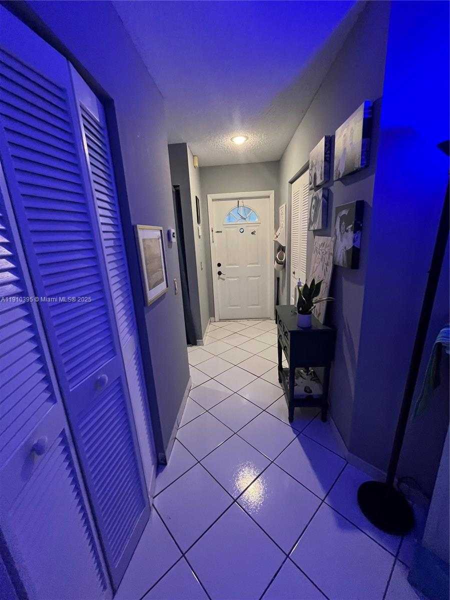 Small Image of 1327 SEAGRAPE CIR, Weston Number 28