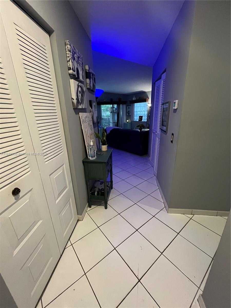 Small Image of 1327 SEAGRAPE CIR, Weston Number 29