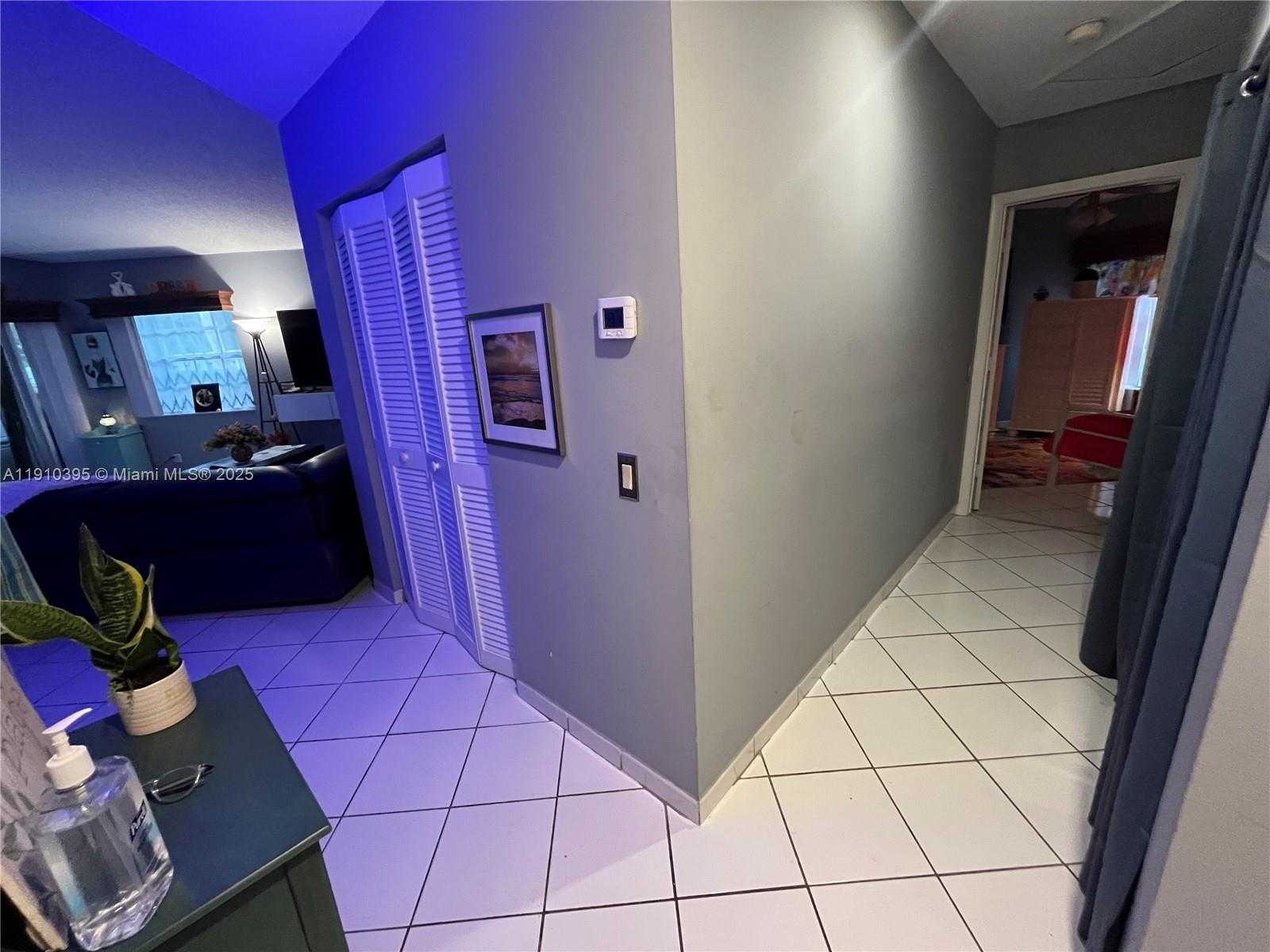 Small Image of 1327 SEAGRAPE CIR, Weston Number 30