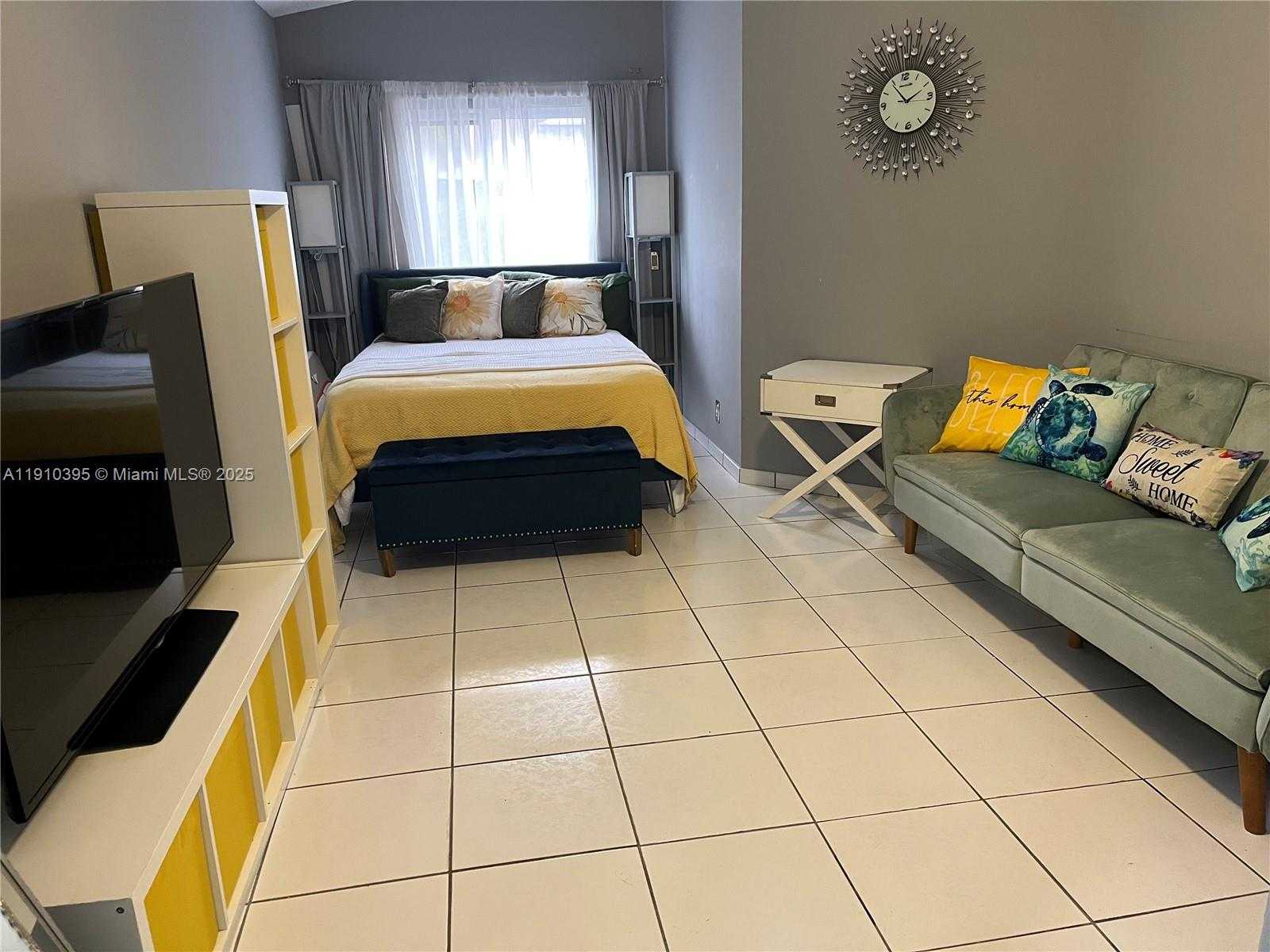 Small Image of 1327 SEAGRAPE CIR, Weston Number 9