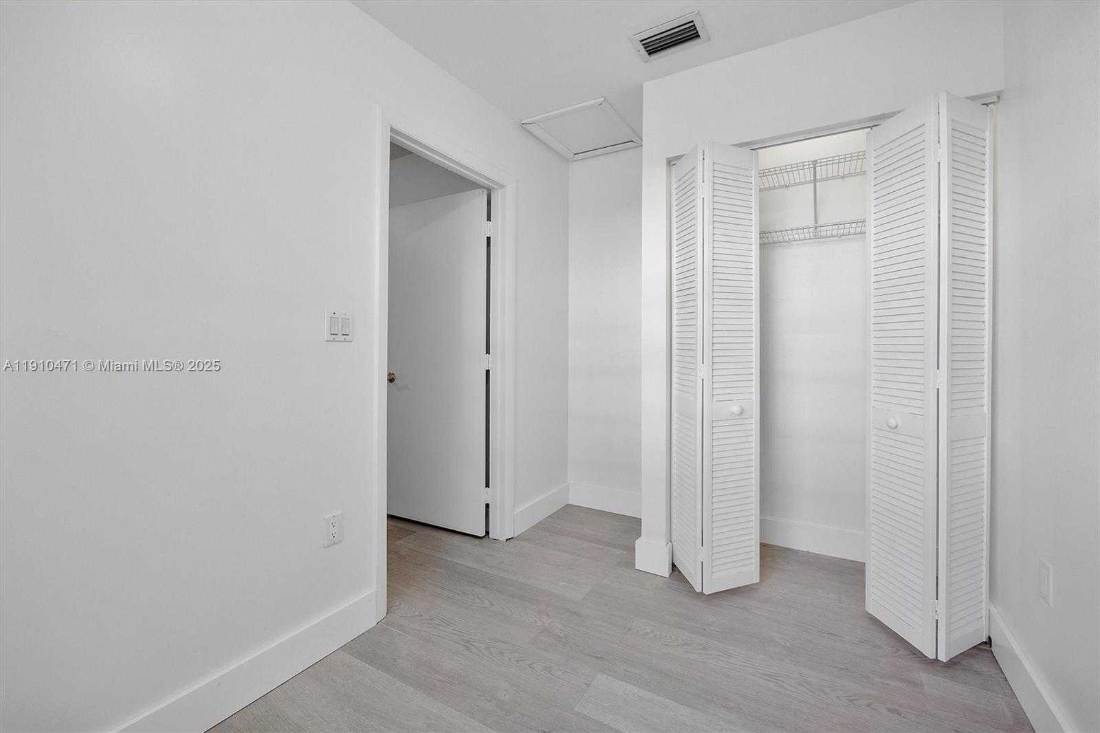 Small Image of 11111 SOUTH WEST 78TH CT, Pinecrest Number 17