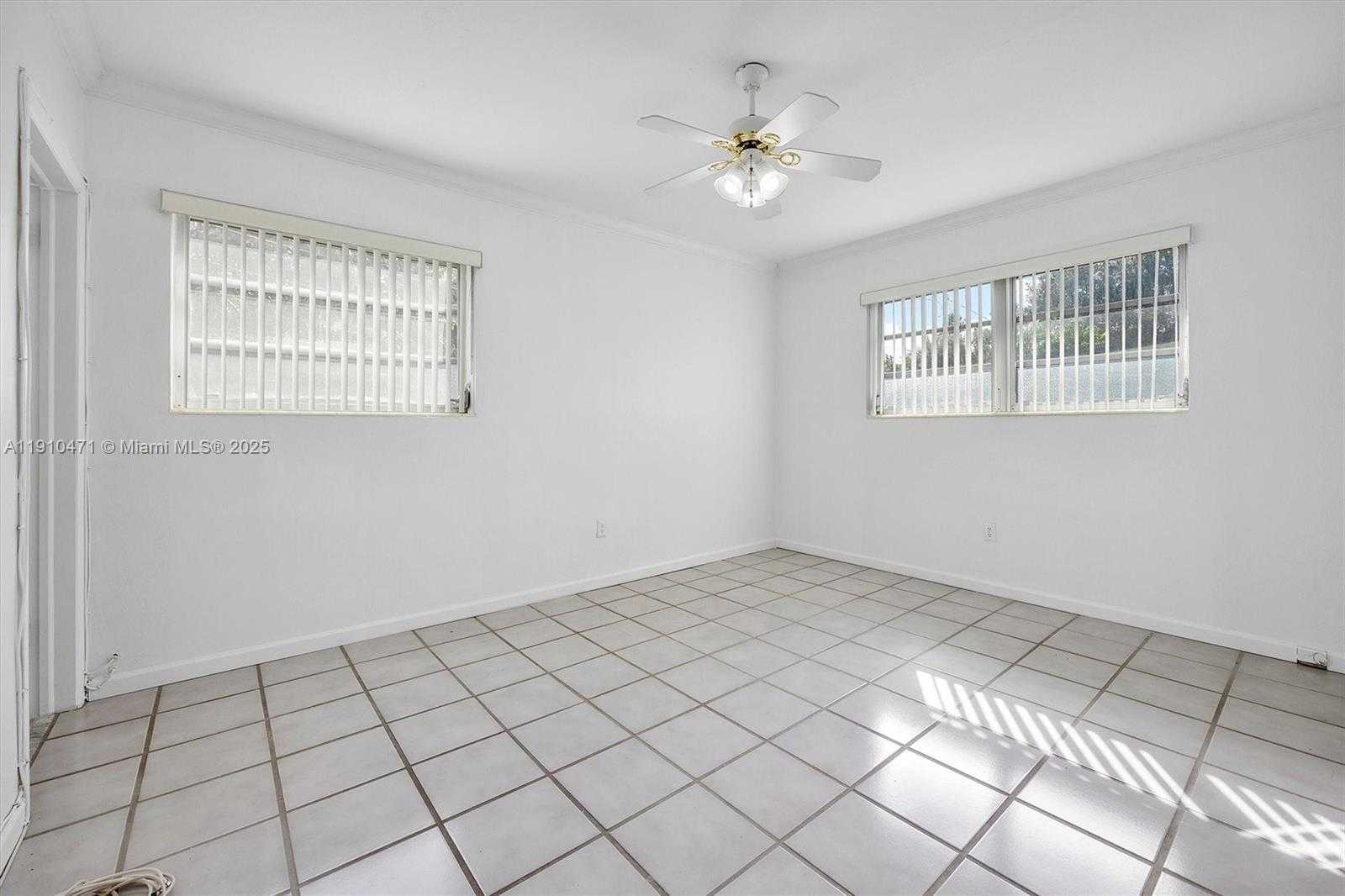 Small Image of 11111 SOUTH WEST 78TH CT, Pinecrest Number 21