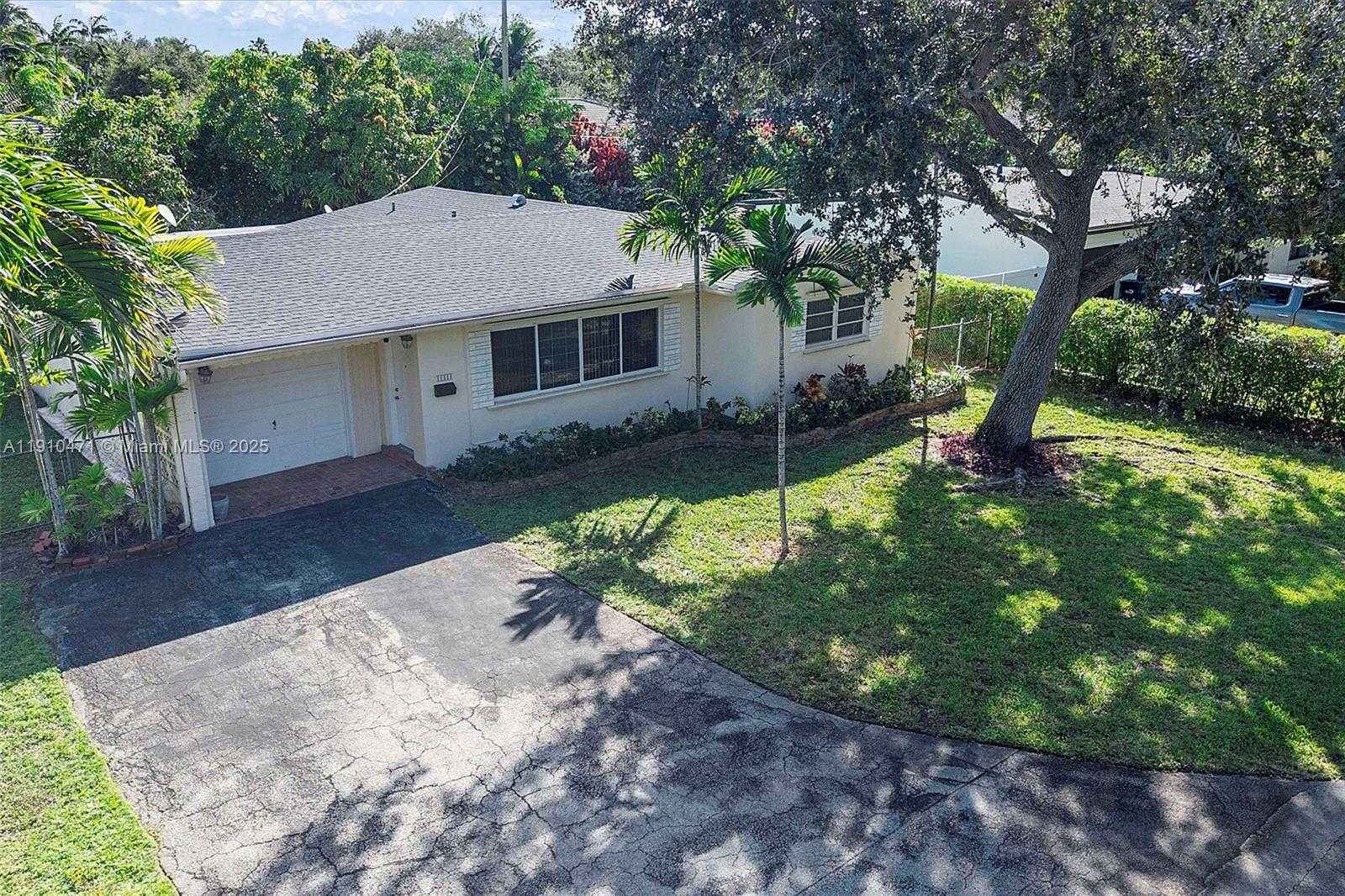 Small Image of 11111 SOUTH WEST 78TH CT, Pinecrest Number 29