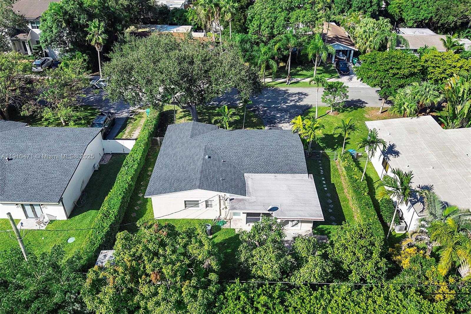 Small Image of 11111 SOUTH WEST 78TH CT, Pinecrest Number 30