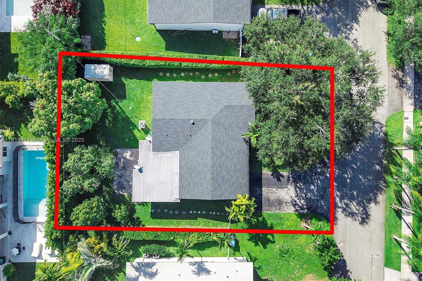 Small Image of 11111 SOUTH WEST 78TH CT, Pinecrest Number 31