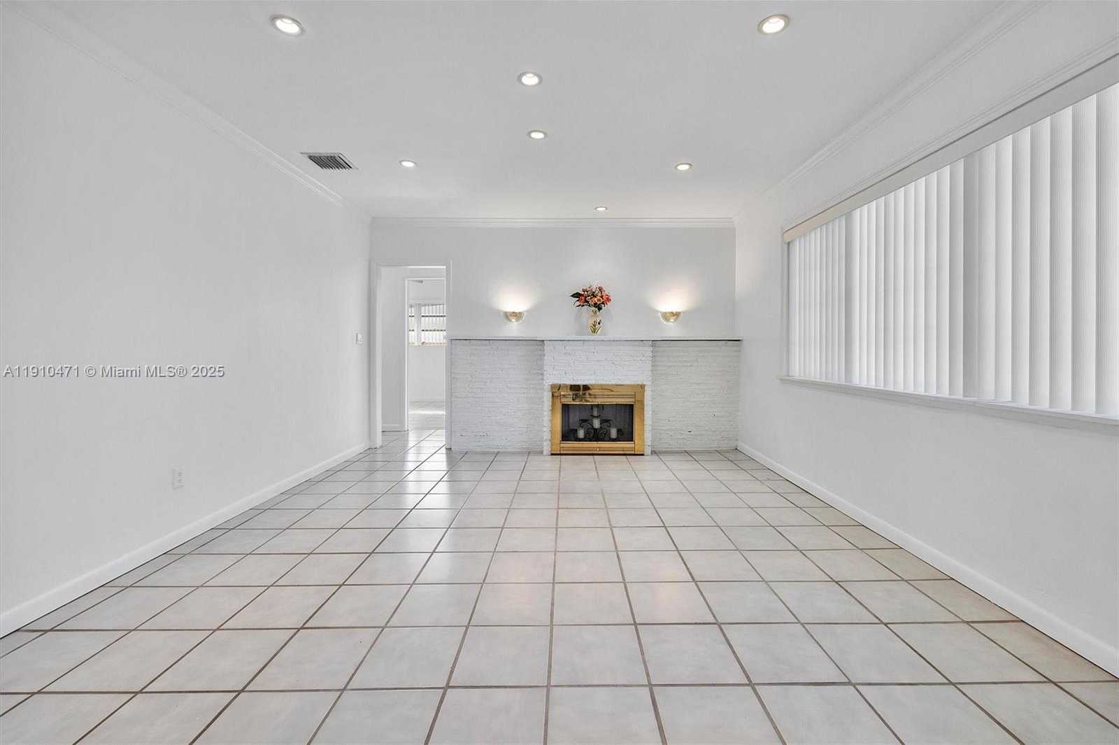 Small Image of 11111 SOUTH WEST 78TH CT, Pinecrest Number 4