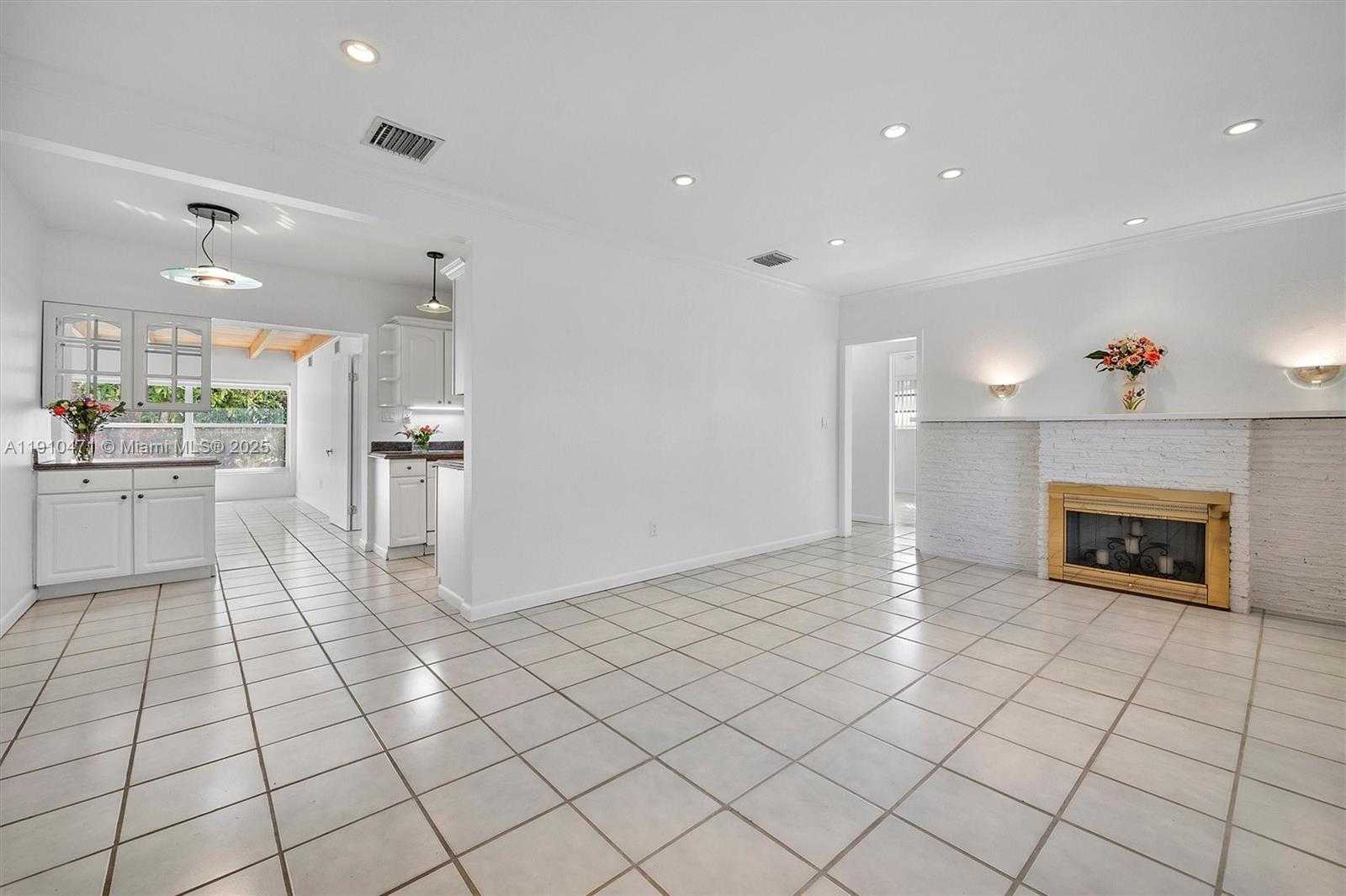 Small Image of 11111 SOUTH WEST 78TH CT, Pinecrest Number 5