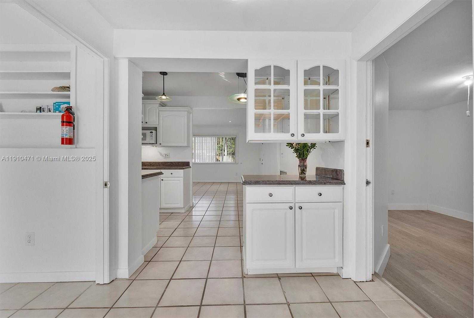 Small Image of 11111 SOUTH WEST 78TH CT, Pinecrest Number 9