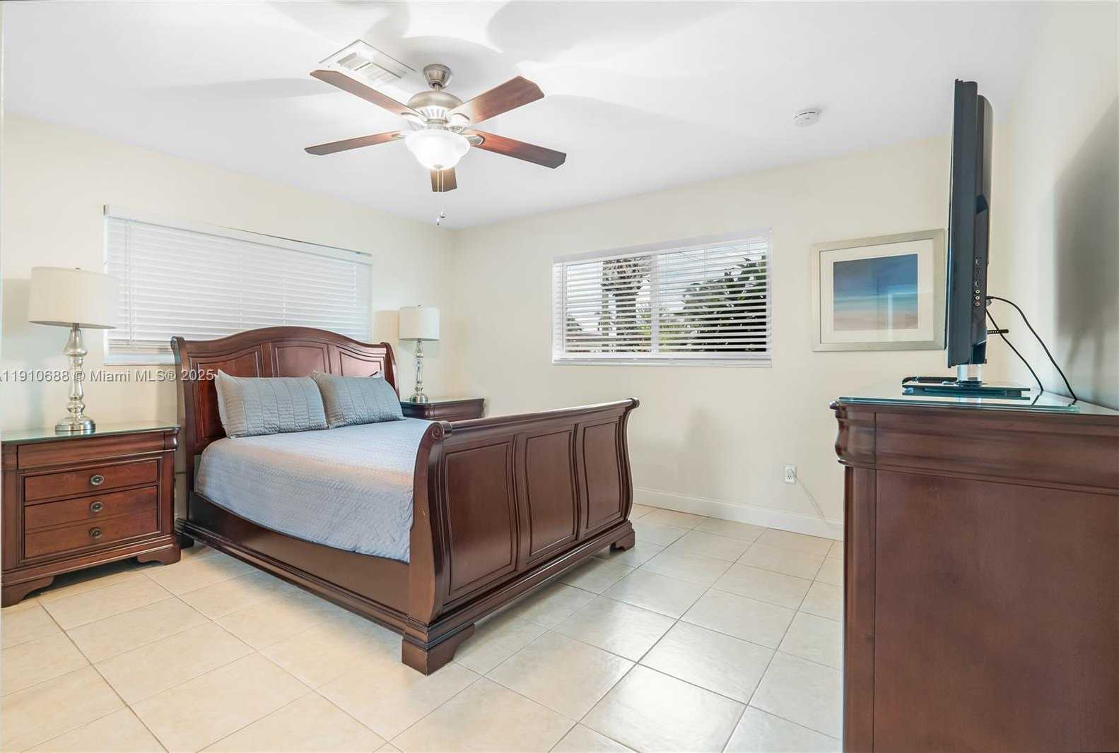 Small Image of 281 SOUTH EAST 3RD CT, Pompano Beach Number 21