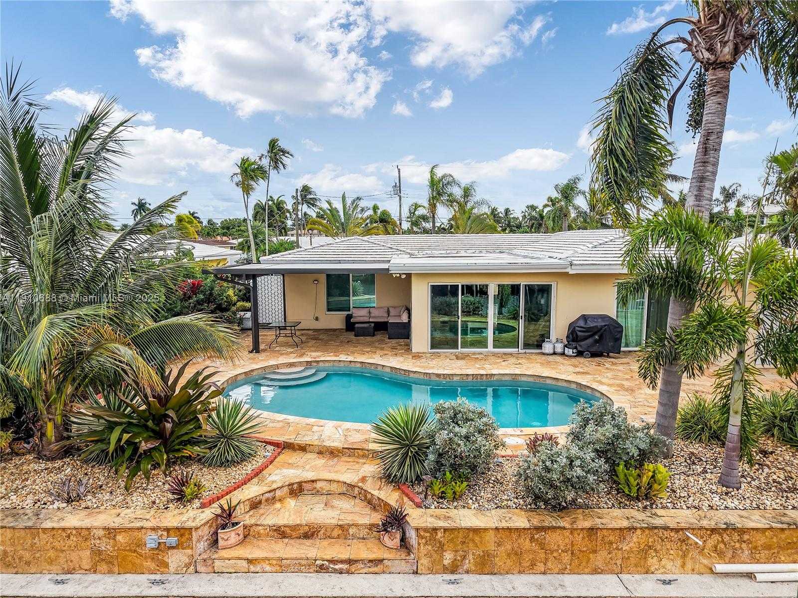 Small Image of 281 SOUTH EAST 3RD CT, Pompano Beach Number 3