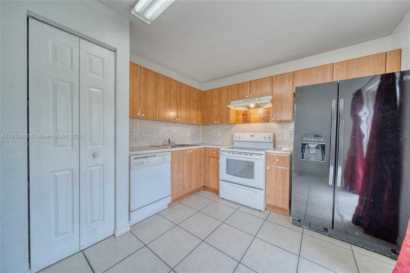 Small Image of 13527 SOUTH WEST 264TH TER, Homestead Number 11