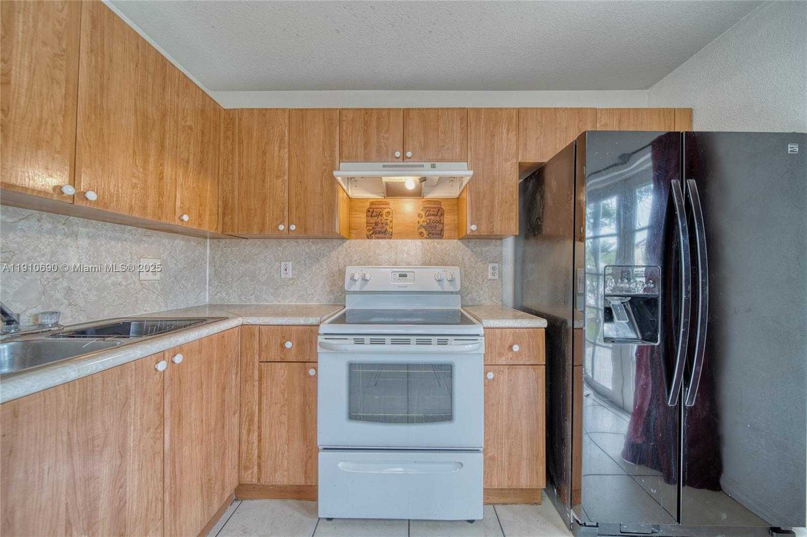 Small Image of 13527 SOUTH WEST 264TH TER, Homestead Number 13