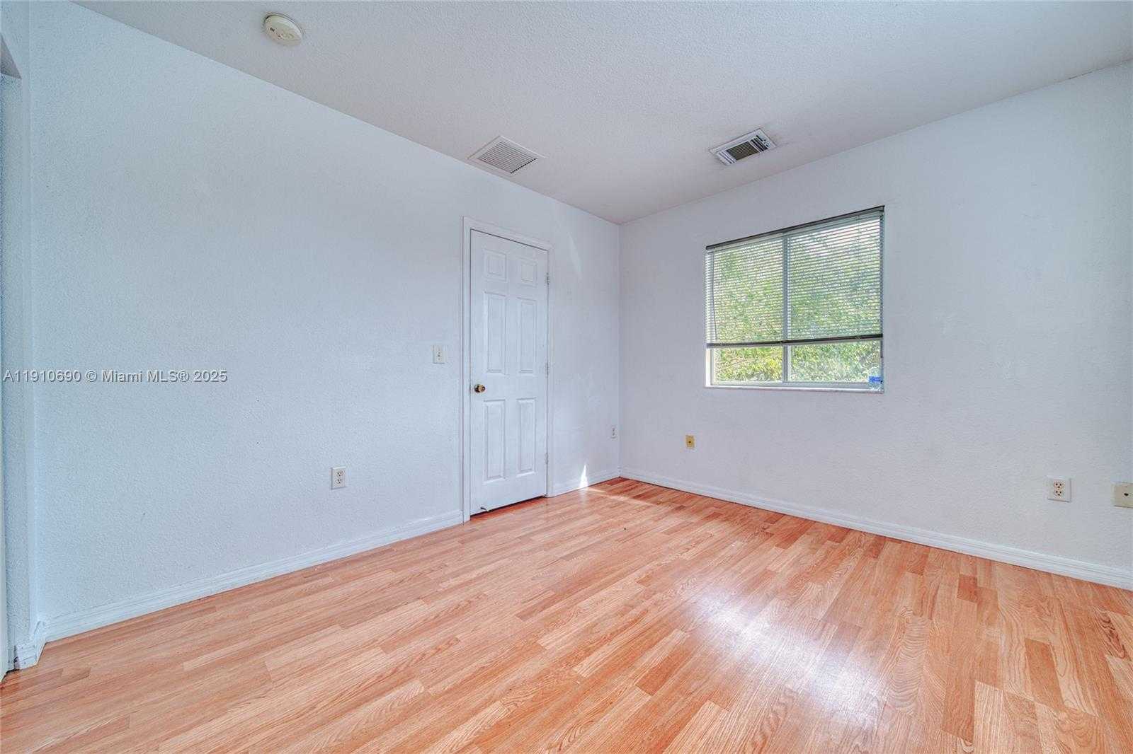 Small Image of 13527 SOUTH WEST 264TH TER, Homestead Number 14