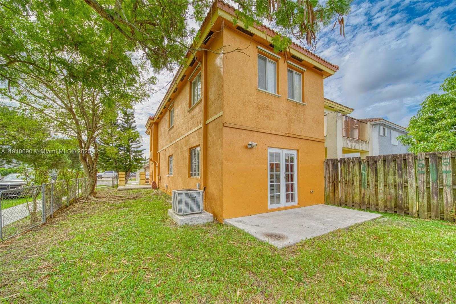 Small Image of 13527 SOUTH WEST 264TH TER, Homestead Number 3