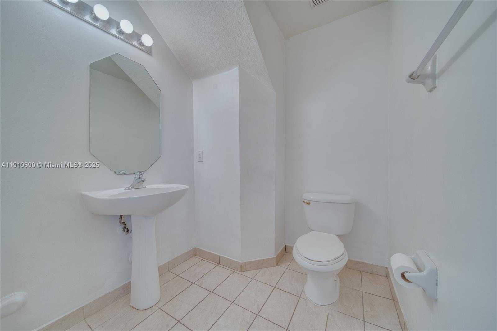 Small Image of 13527 SOUTH WEST 264TH TER, Homestead Number 9