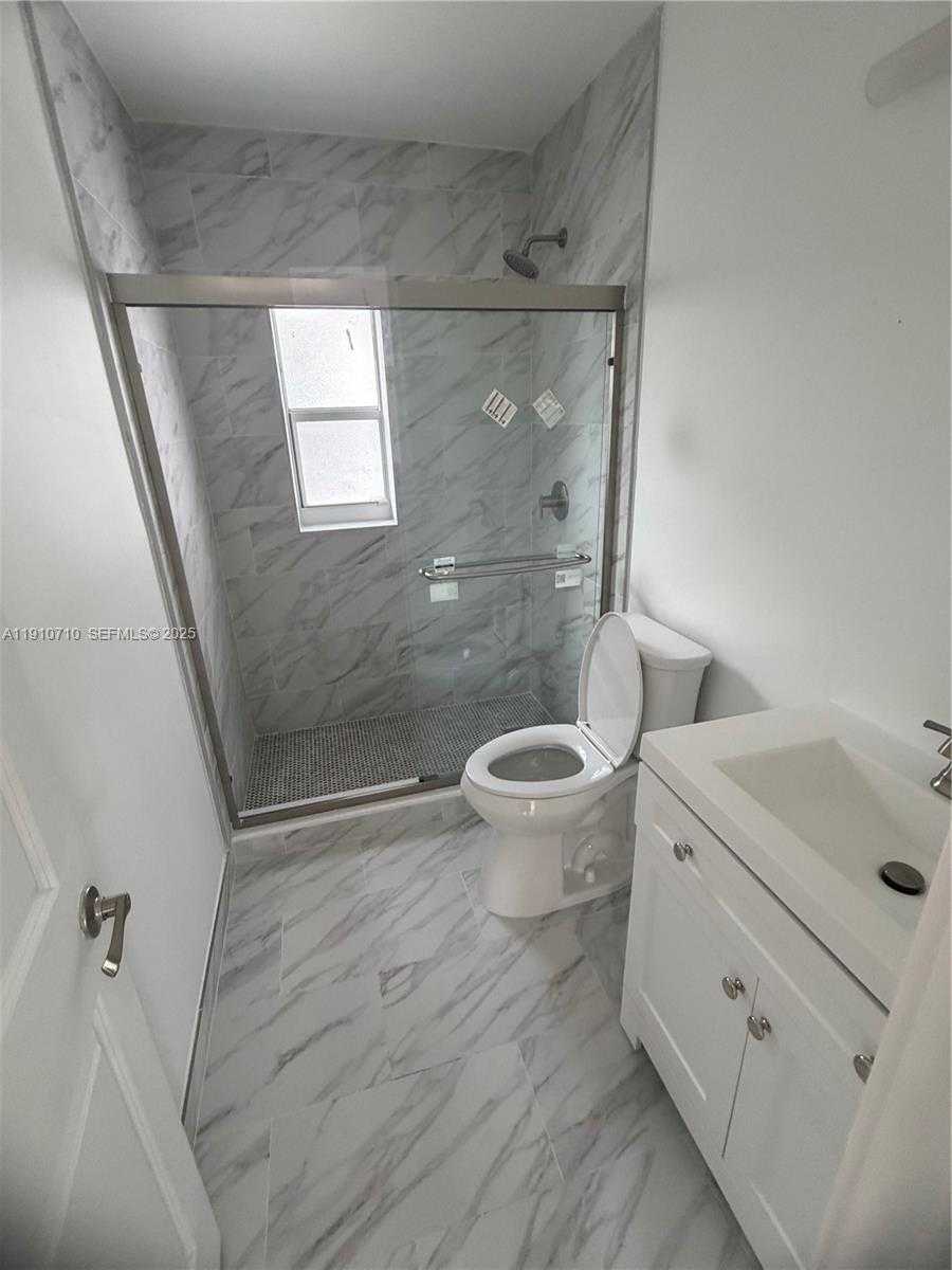 Small Image of 40 NORTH WEST 62ND AVE, Miami Number 24