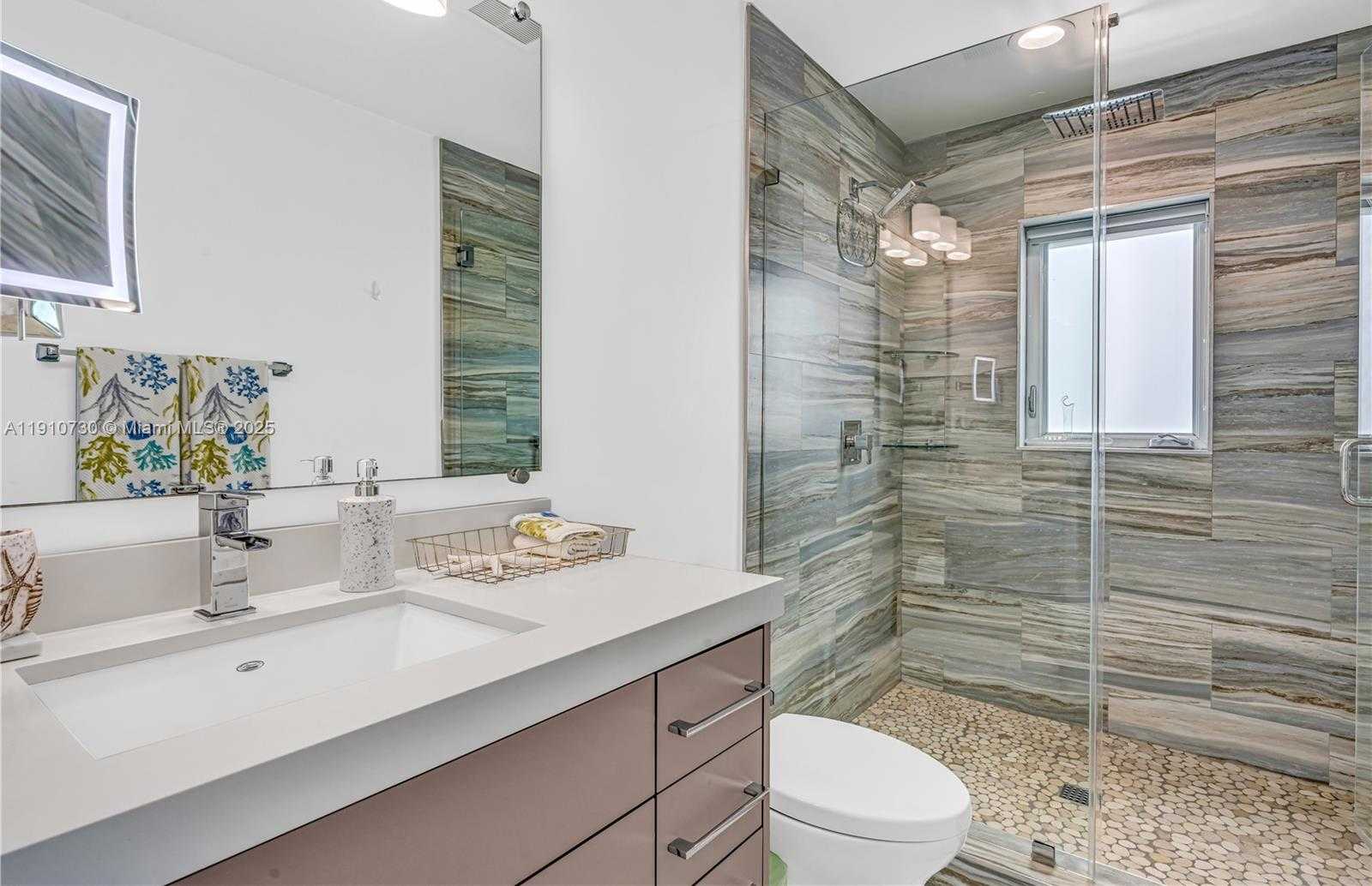 Small Image of 325 CALUSA, Islamorada Number 20