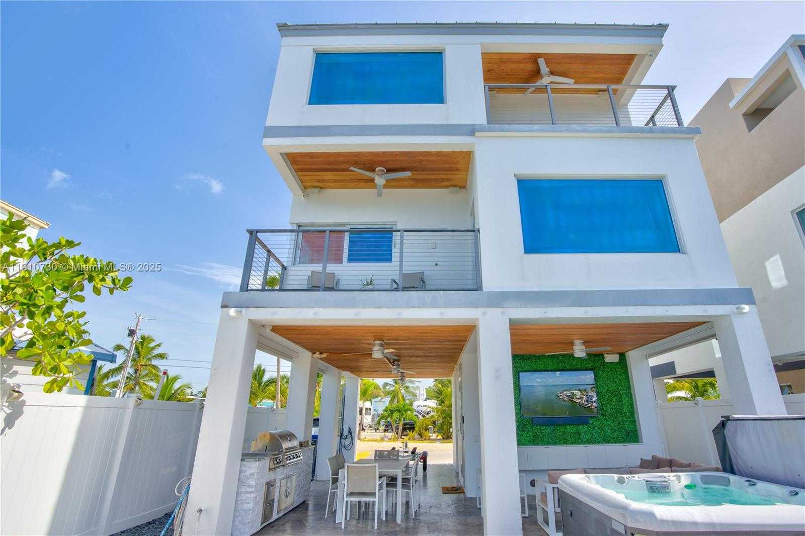Small Image of 325 CALUSA, Islamorada Number 27