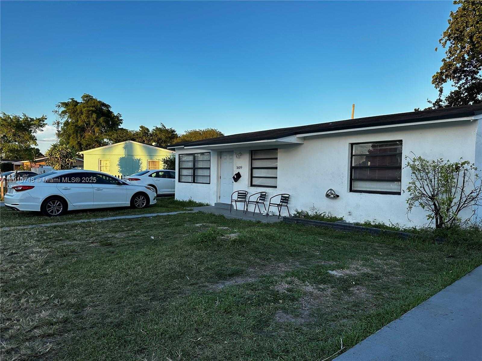 Small Image of 1609 SOUTH 25TH AVE, Hollywood Number 5