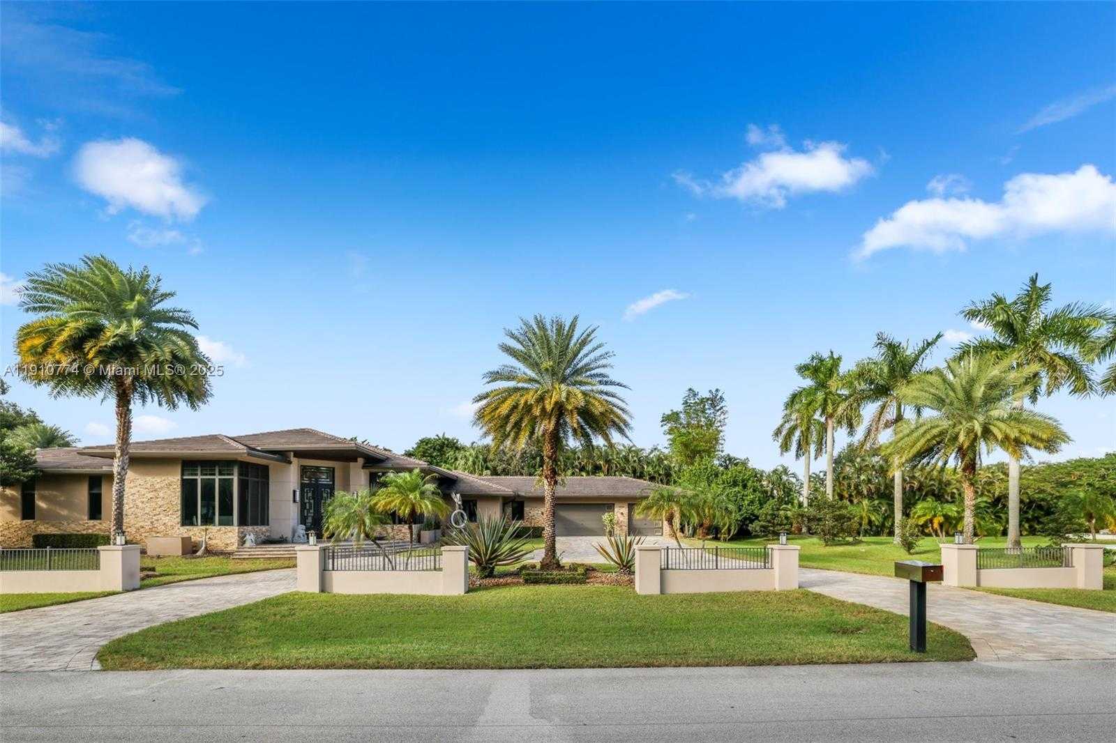 Small Image of 12321 NORTH WEST 2ND ST, Plantation Number 4