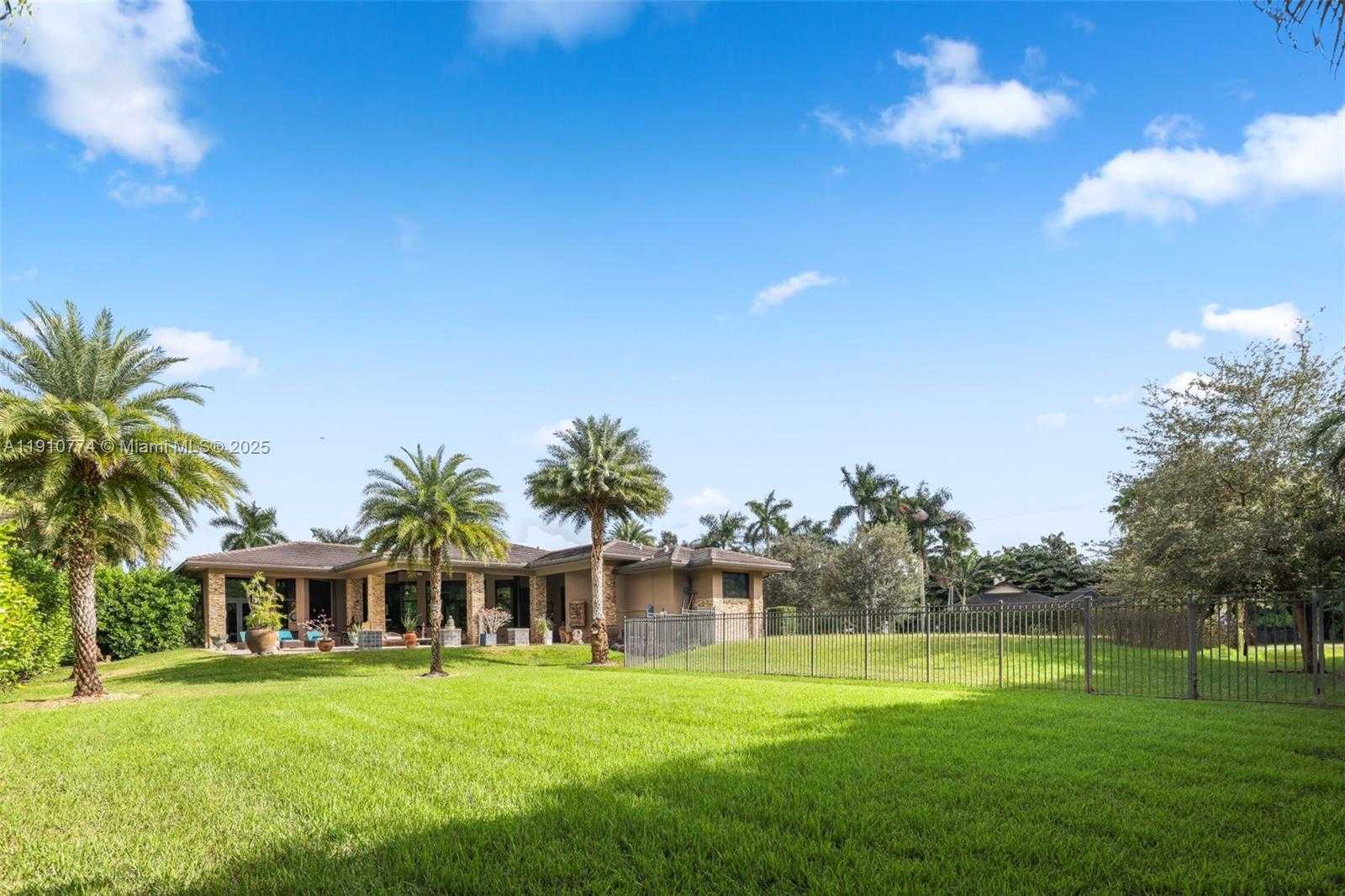 Small Image of 12321 NORTH WEST 2ND ST, Plantation Number 60