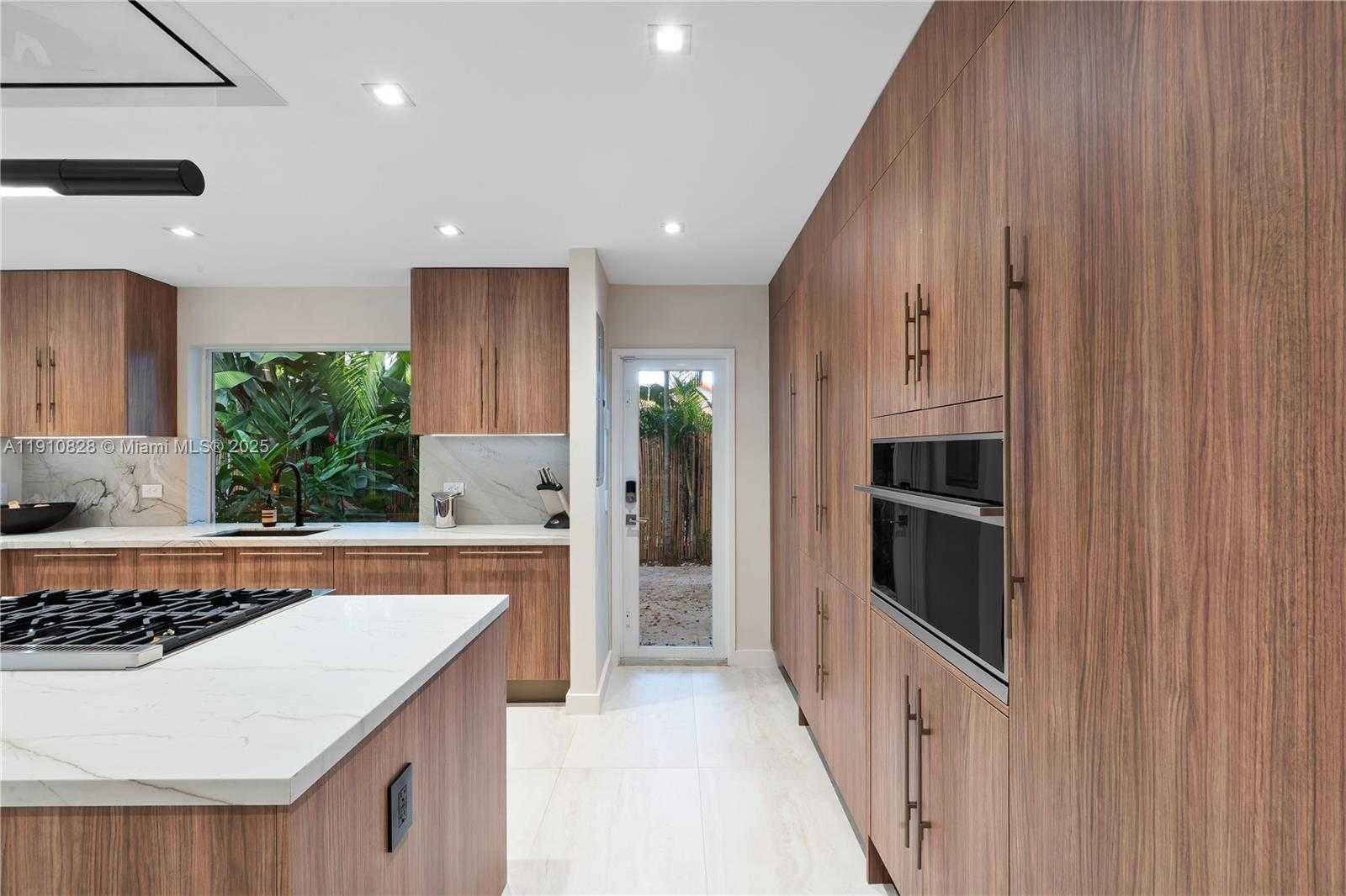 Small Image of 1075 NORTH EAST 99TH ST, Miami Shores Number 18