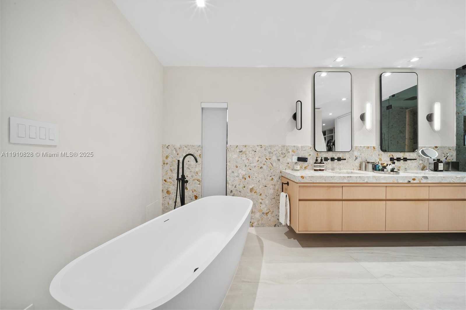 Small Image of 1075 NORTH EAST 99TH ST, Miami Shores Number 29