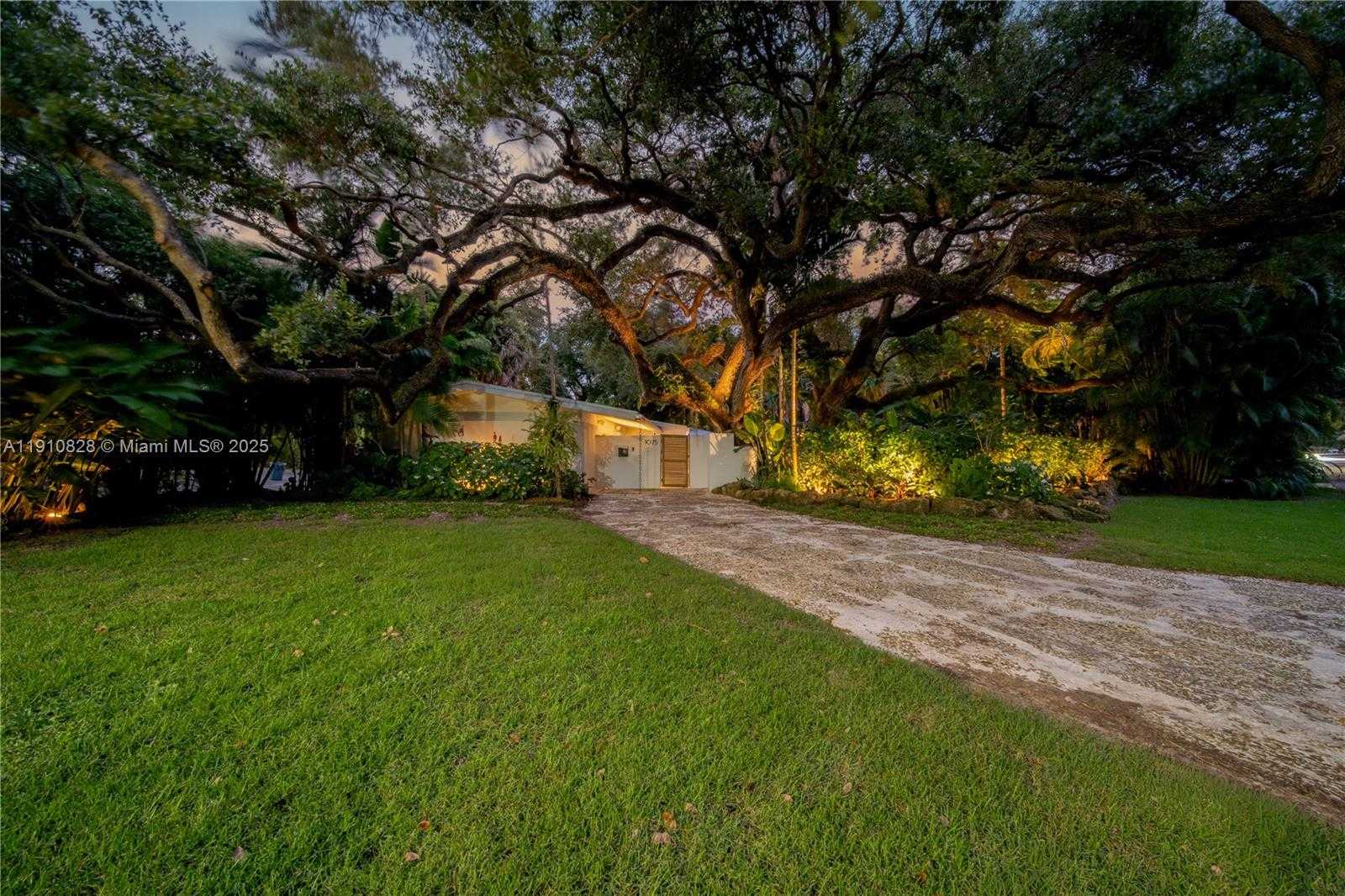 Small Image of 1075 NORTH EAST 99TH ST, Miami Shores Number 44