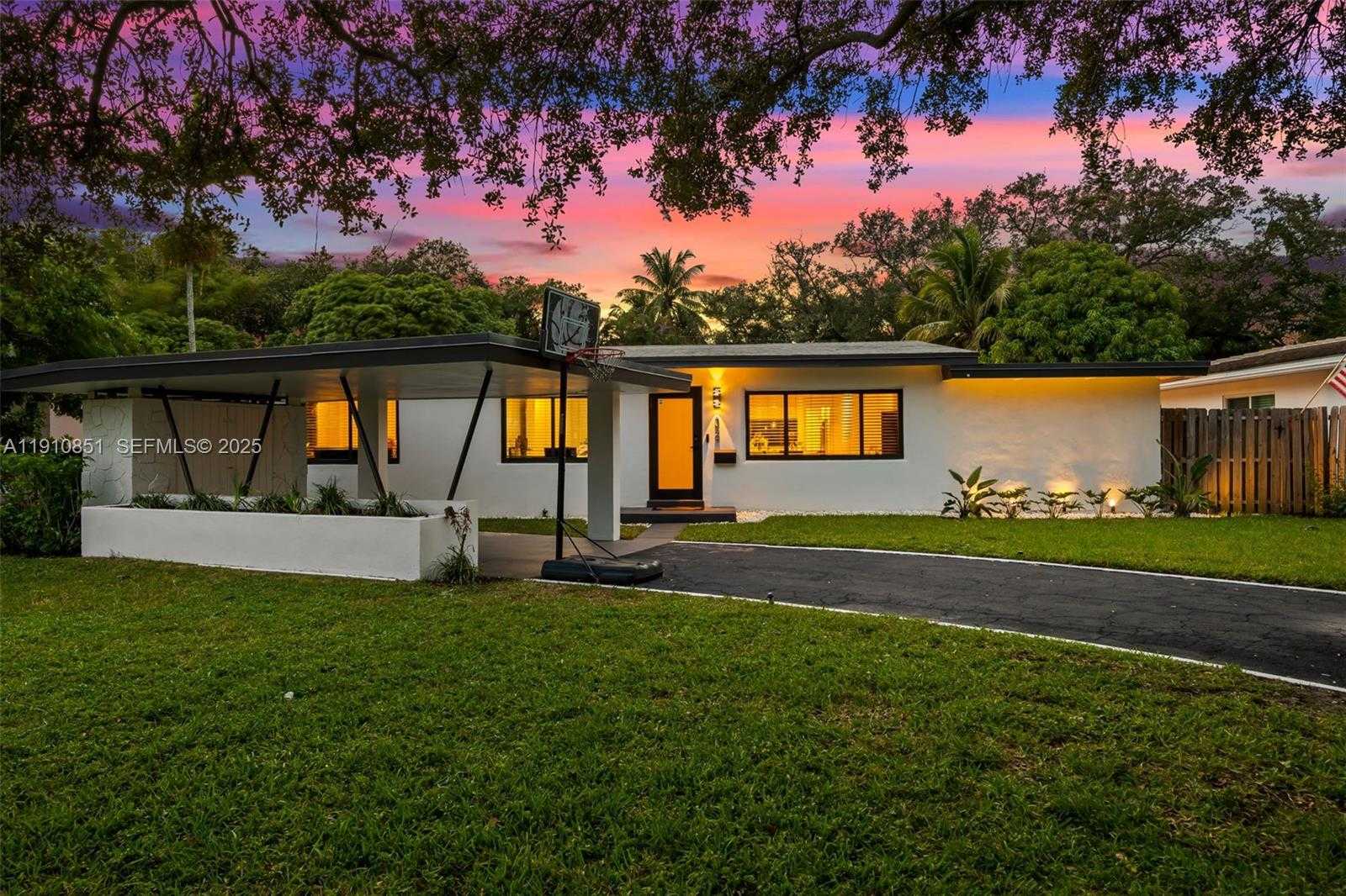 Small Image of 329 SOUTH WEST 18TH AVENUE, Fort Lauderdale Number 22