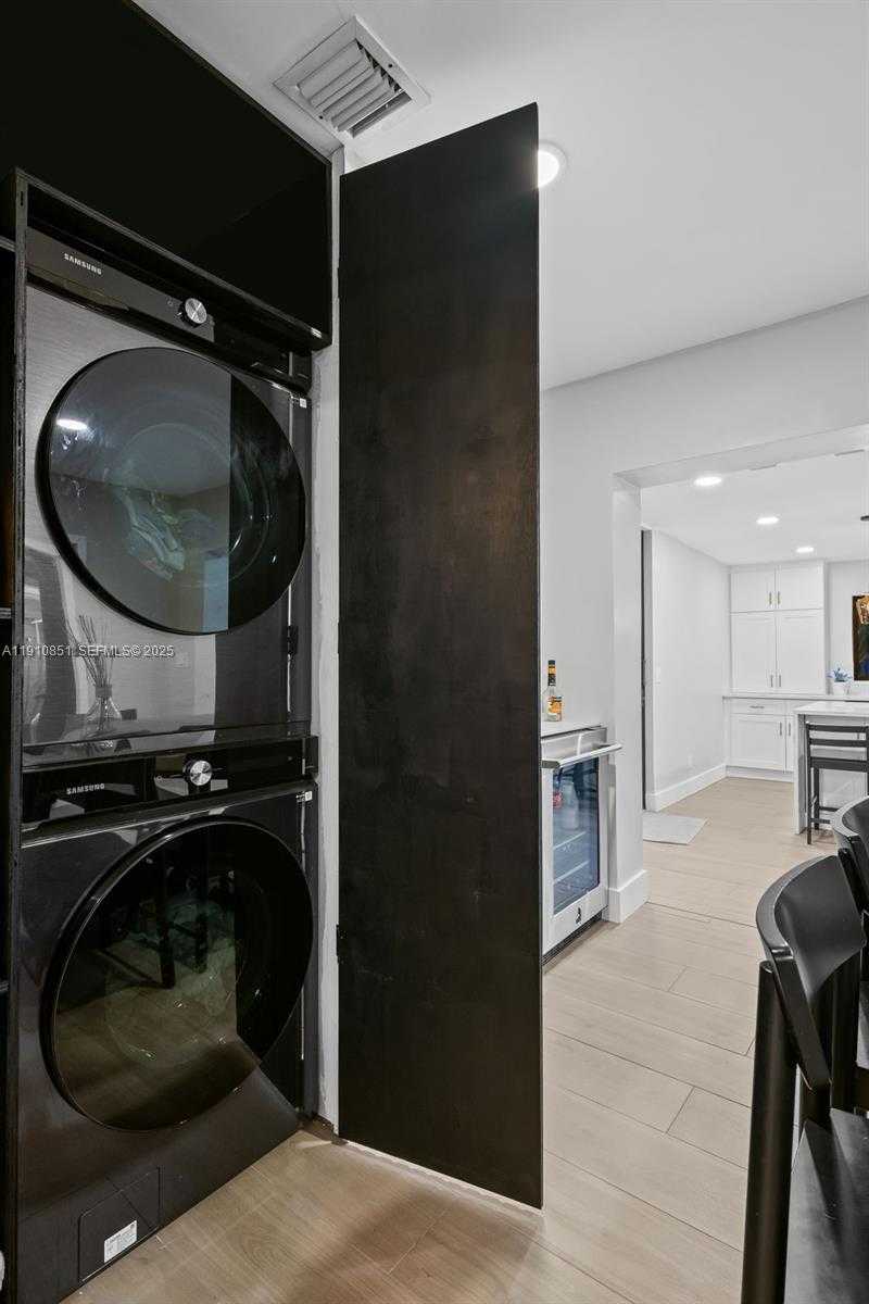 Small Image of 329 SOUTH WEST 18TH AVENUE, Fort Lauderdale Number 39