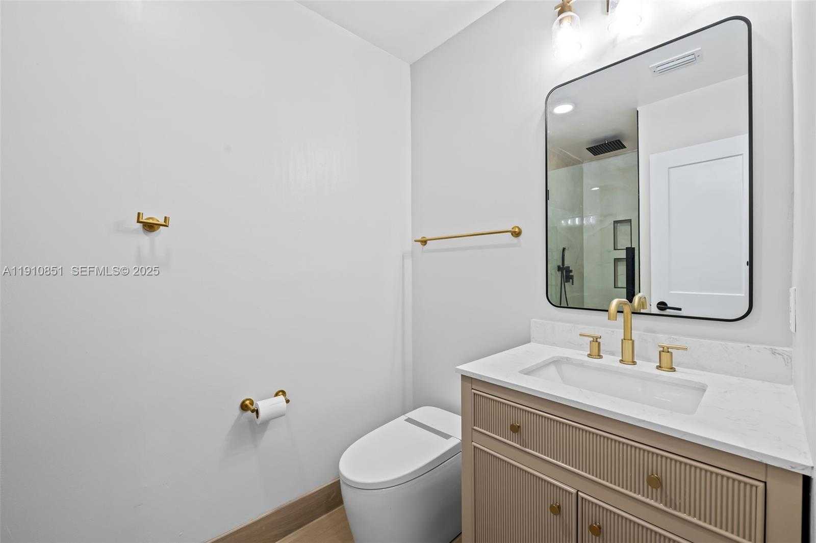 Small Image of 329 SOUTH WEST 18TH AVENUE, Fort Lauderdale Number 42